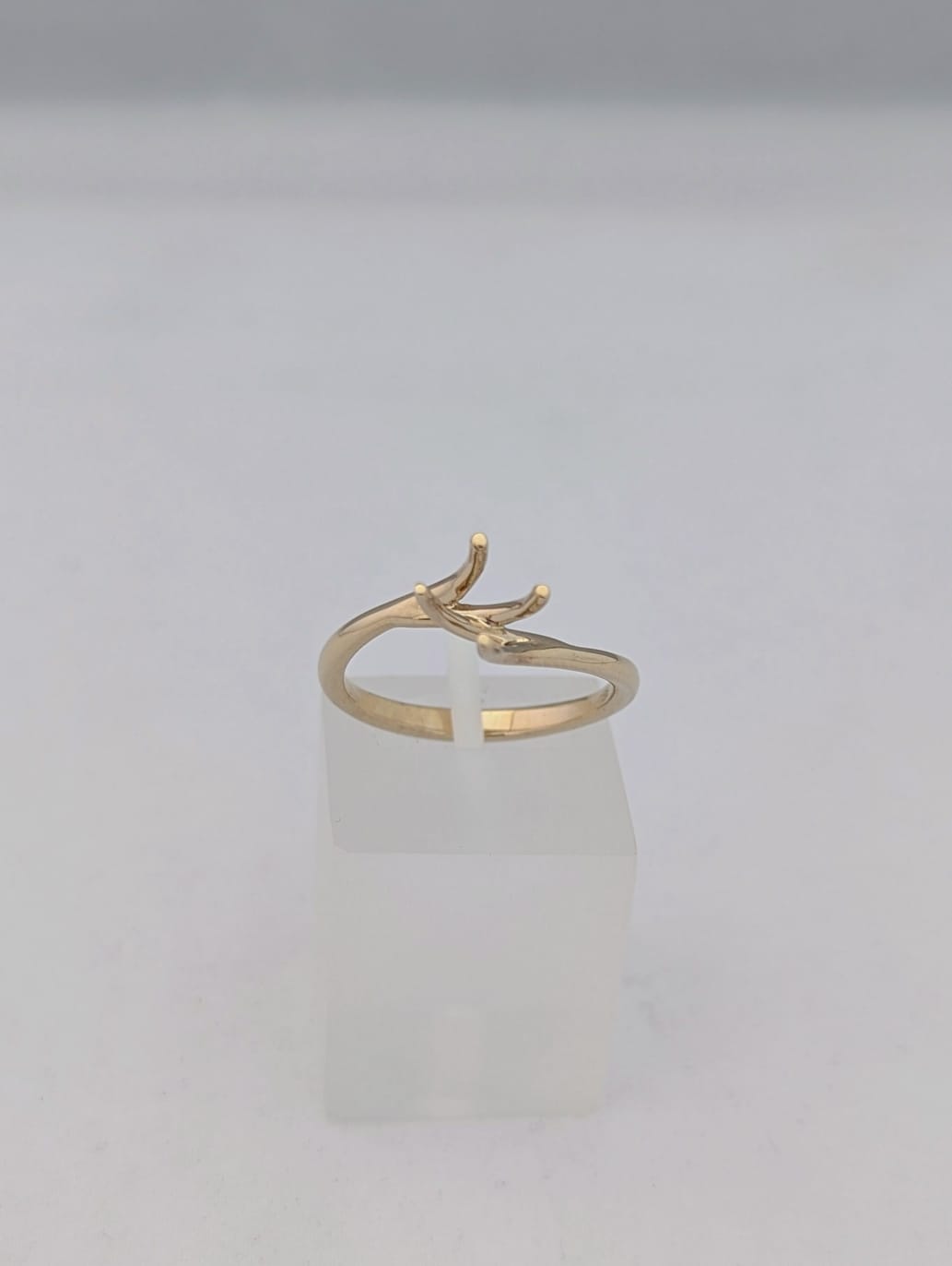 Valentino Ring Mounting 18kt White Gold (for a 0.60ct round diamond)