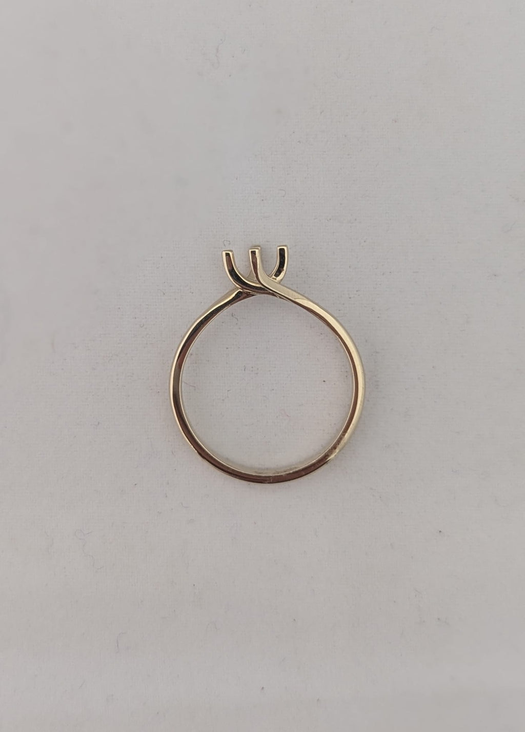 Valentino Ring Mounting 18kt White Gold (for a 0.40ct round diamond)