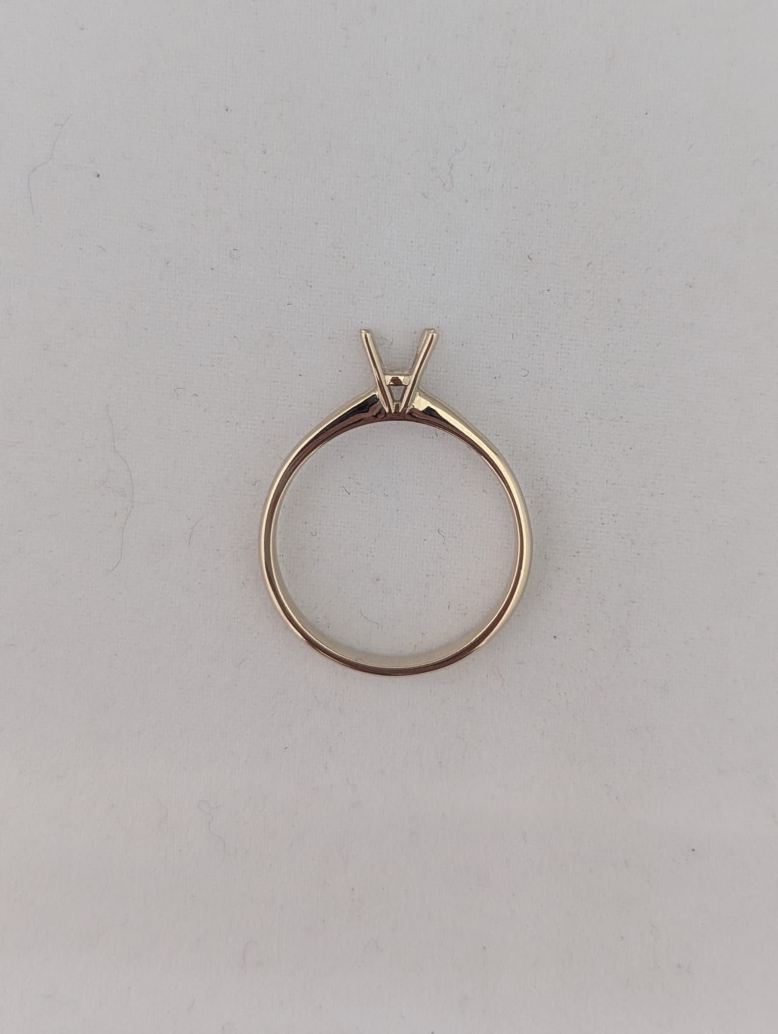 4 Prong Ring Mounting 18kt White Gold (for a 0.30ct round diamond)