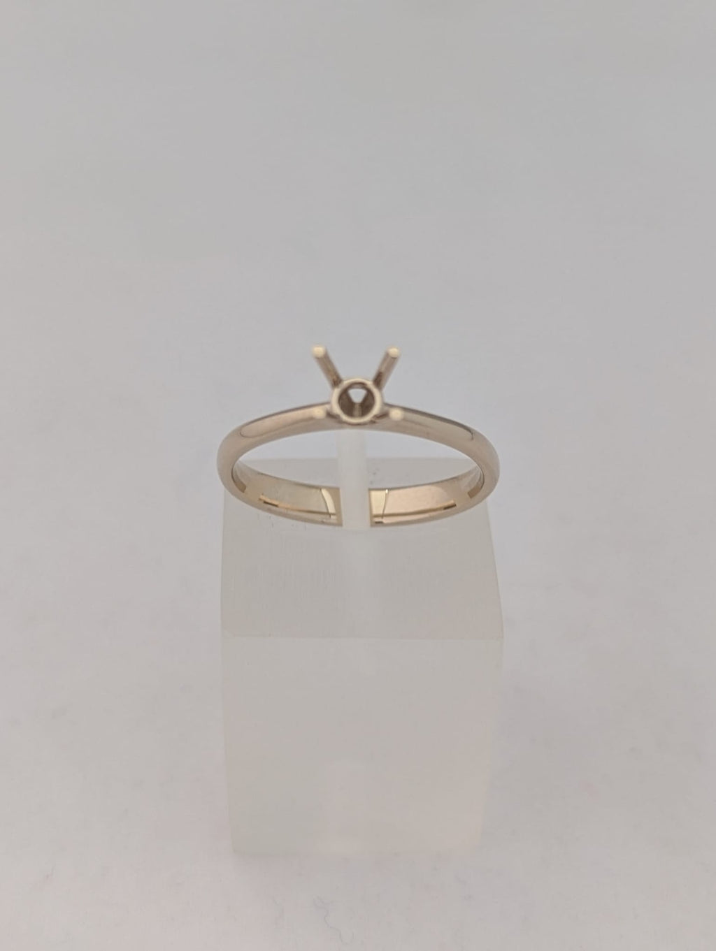 4 Prong Ring Mounting 18kt White Gold (for a 0.30ct round diamond)