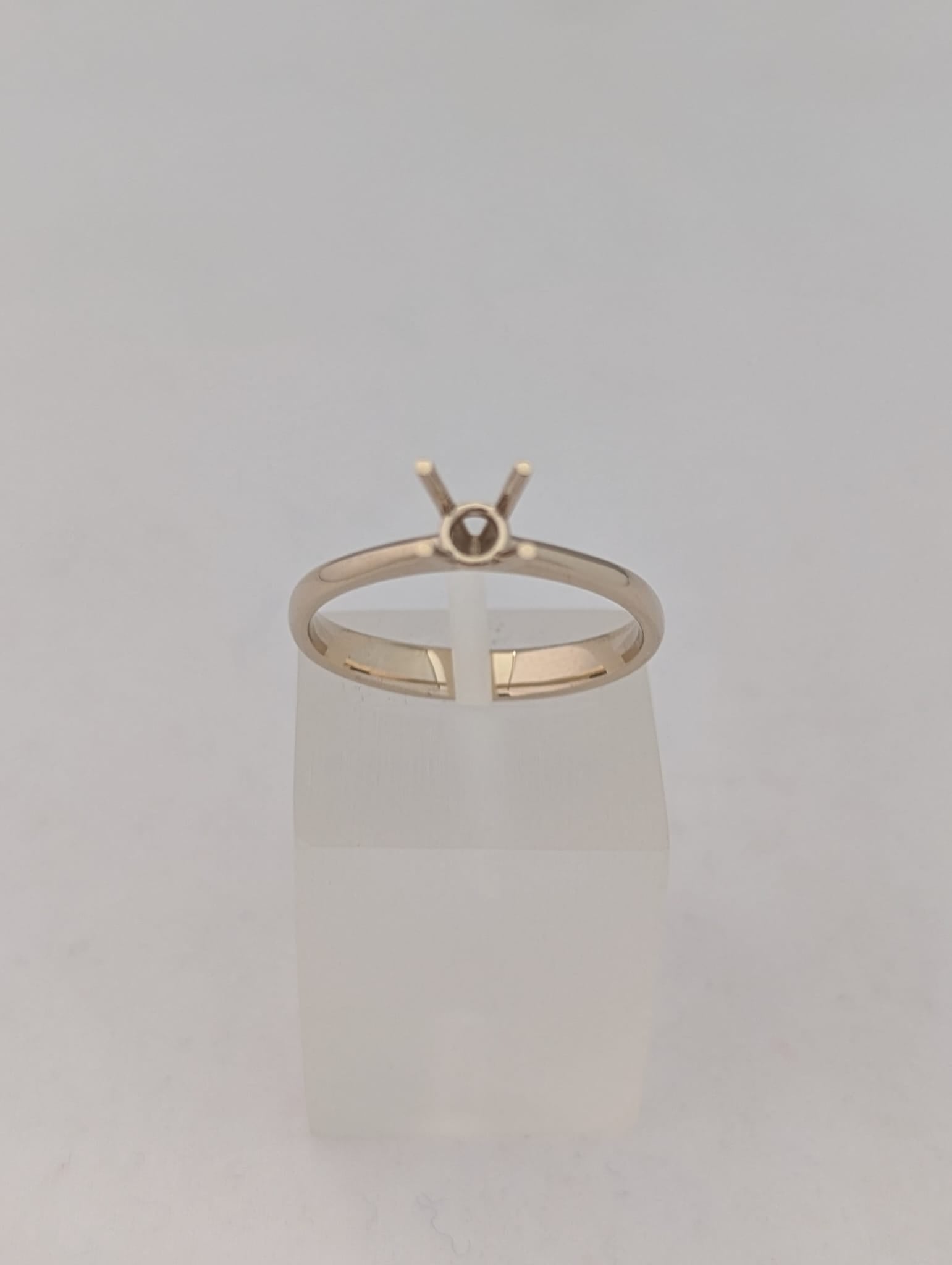 4 Prong Ring Mounting 18kt White Gold (for a 0.30ct round diamond)