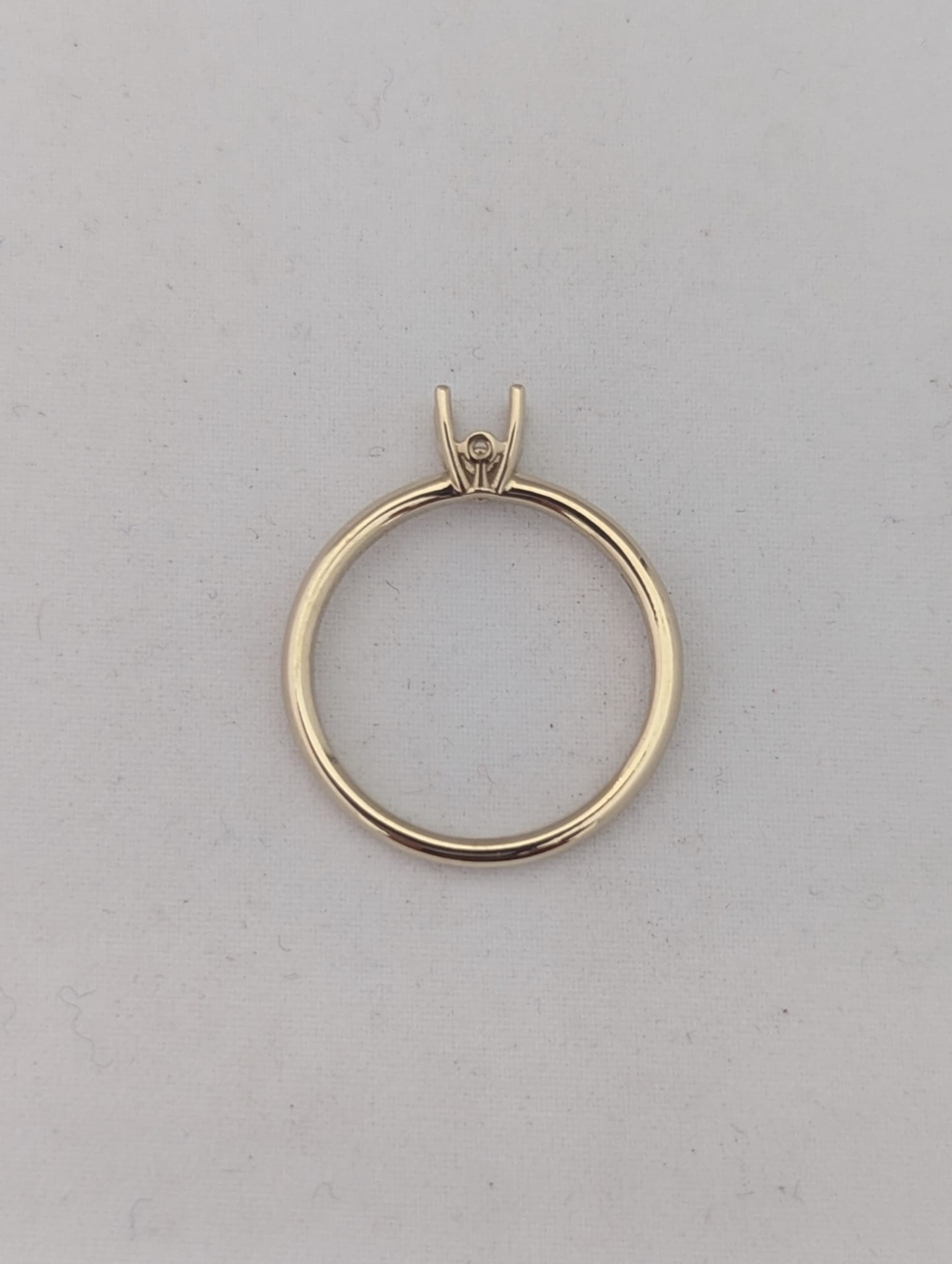 4 Prong Ring Mounting 18kt White Gold (for a 0.50ct round diamond)