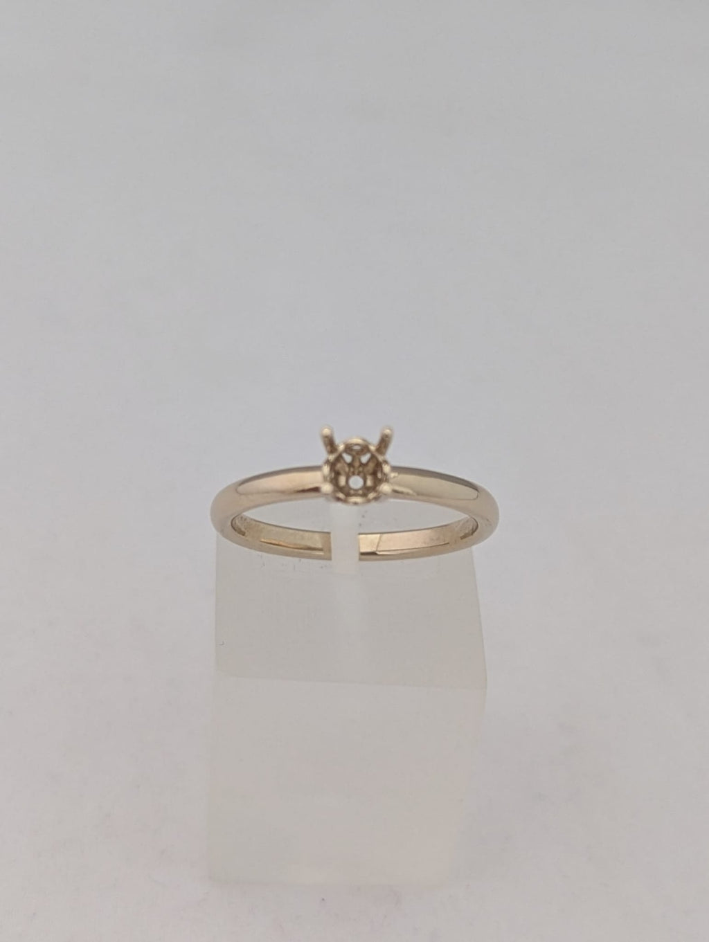 4 Prong Ring Mounting 18kt White Gold (for a 0.50ct round diamond)