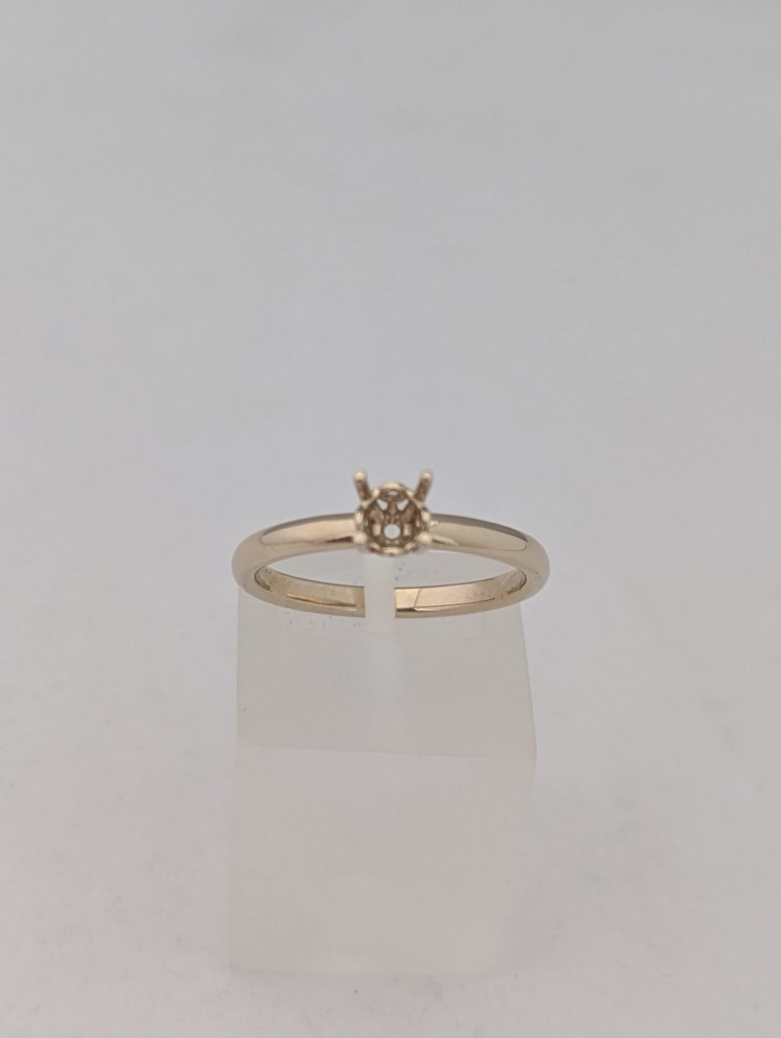 4 Prong Ring Mounting 18kt White Gold (for a 0.50ct round diamond)